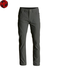 เสื้อแจ็คเก็ตผู้ชายแบบยาวกันน้ำ น้ำหนักปานกลาง ผ้า softshell ระบายอากาศได้ดี ยืดหยุ่น สวมใส่สบาย เหมาะสำหรับกิจกรรมกลางแจ้ง เดินป่า  รับสกรีนโลโก้ AeroMove - Product Image 1