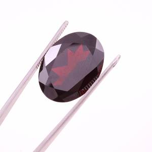 พลอยโกเมนทรงรีเหลี่ยมเพชรพลอยสีแดงเข้มธรรมชาติสำหรับทำเครื่องประดับ - Product Image 3