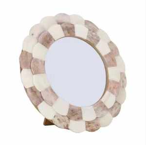 Marco de fotos con incrustaciones de hueso hecho a mano, con patrones intrincados y detalles finos. Marco decorativo con incrustaciones de hueso. - Product Image 5