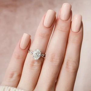 Bague de fiançailles ovale en moissanite, élégante bague solitaire de mariée, pierre centrale étincelante, bande torsadée, bijoux pour femme, cadeau pour elle - Product Image 5
