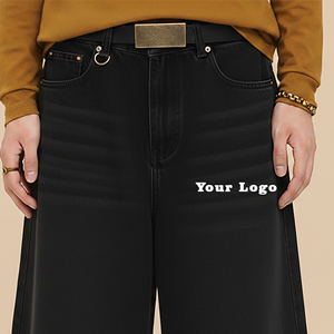 Capris de Mezclilla Negros de Cintura Alta para Hombre, Estilo Casual de Color Sólido con Bolsillos, Logotipo Frontal, Cierre de Botones y Tela Tejida - Product Image 4
