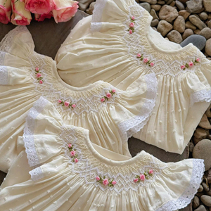 Elegante Vestido Floral para Bebé Niña, Estilo Algodón y Lino, Hecho a Mano, Bordado, Vietnam OEM, Ropa para Cumpleaños - Product Image 1