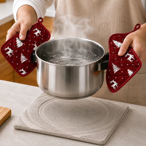 100% Cotton <b>Red</b> Color Christmas Printed Design Pot Holder Oven Safe Dishwasher Safe Indian Manufacturer Pot Holder for <b>Hot</b> Sale. - Product Image 1