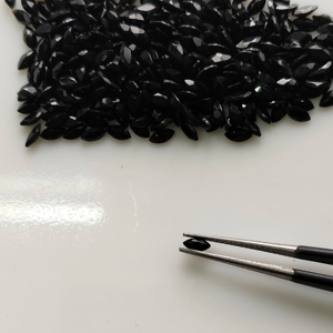 พลอยออนิกซ์สีดำธรรมชาติ 5x2.5 มม. ทรงมาร์คีส์ คุณภาพดีที่สุด พลอยหลวมจาก Red Mountain Gems สำหรับทำเครื่องประดับ - Product Image 1