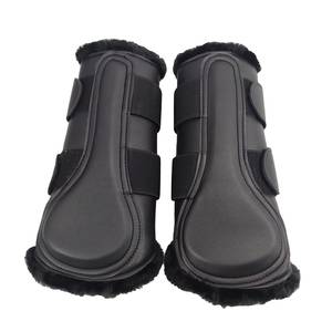 Bottes de protection pour chevaux Fizzan International, en néoprène, doublure en polaire, fermeture Velcro, couleur unie - Product Image 5