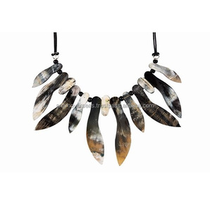 Collier en corne de buffle sculpté sur mesure, bijoux tribaux artisanaux en gros - Product Image 3