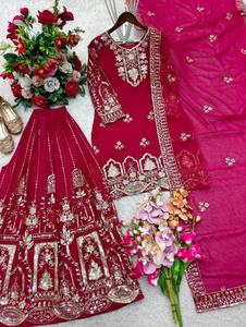 เสื้อผ้าสำเร็จรูปดีไซน์เนอร์แบรนด์ Reddy To Wear รุ่นท็อป ซาราร่า และผ้าคลุมไหล่ - Product Image 4