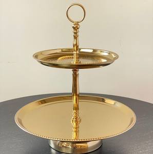 Support de service de luxe en laiton avec assiettes gravées pour la présentation de desserts, article cadeau, décoration intérieure, décoration de table, utilisation en cuisine - Product Image 2