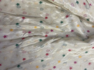 Tissu en viscose Butti de qualité supérieure |   Tissu Jacquard Butti 100% Viscose Pure |   Largeur de 44 pouces |   Tissu pour vêtements ethniques - Product Image 3