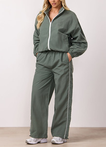 Ensemble de survêtement vert pour femme, 2 pièces, tissé, respirant, veste longue et pantalon de jogging – Nouvelle collection très demandée - Product Image 2