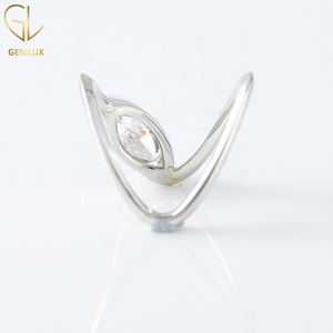 Anillo de Moissanita con Corte Marquesa de 1.60 Quilates de Oriente a Occidente, Banda de Boda Curva de Oro Blanco de 14k para Mujer - Product Image 4