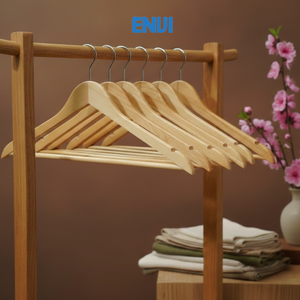 Cintres en bois écologiques et durables en gros, finition laquée, avec crochet en acier inoxydable |   Logo personnalisé |   Armoire à un seul niveau - Product Image 2