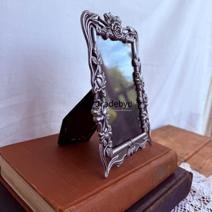 Cadre photo en métal de qualité supérieure, fait main, décoratif, pour la décoration de la maison par Tradebyd - Product Image 3