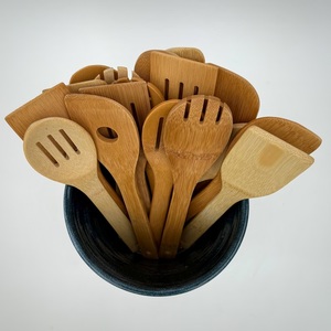 Porte-ustensiles moderne en céramique grès, texture côtelée, finition mate, haute résistance, résistant à la chaleur, organisateur de comptoir de cuisine - Product Image 3