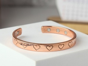 Bracelet en cuivre martelé fait main Antique Creations, bijoux ayurvédiques de luxe, personnalisation, logo personnalisé, promotionnel, pour la fête des mères - Product Image 6