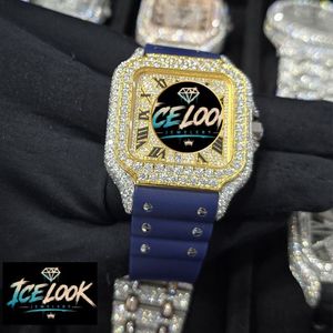 นาฬิกาข้อมือผู้ชาย ICE LOOK รุ่นหรูหรา ทรงสี่เหลี่ยม ตัวเรือนทอง ประดับเพชร สายสแตนเลสและสายซิลิโคนสีน้ำเงิน ระบบอนาล็อก ควอตซ์ แสดงวันที่ ขนาด 40 มม. - Product Image 2