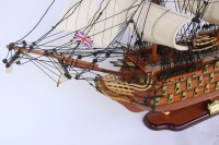 Maquette de Navire à Voiles HMS VICTORY en Bois Faite à la Main - Version Détaillée - Décoration d'Intérieur Personnalisable Polie Feng Shui - Objet de Collection
