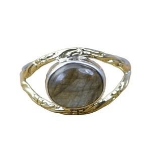 Bague de fiançailles et de mariage fantaisie en argent sterling 925 avec pierre naturelle labradorite et pierre de lune noire, sertie à la main, cadeau unisexe - Product Image 1