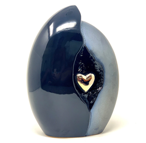 Urna Funeraria de Color Azul Oscuro Antiguo con Forma de Lágrima y Corazón para Adultos y Mascotas, 200 Pulgadas Cúbicas, Ecológica, Duradera y Personalizable - Product Image 2