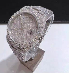 Montre analogique de luxe en acier inoxydable sertie de diamants, boîtier rond de 40 mm, affichage de la date, mouvement à quartz unisexe - Product Image 4