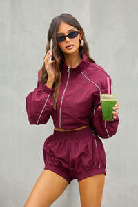 Ensemble coupe-vent léger pour femmes, couleur bordeaux, sweat à capuche et short, vêtements de sport décontractés, survêtement assorti 2 pièces, taille élastique - Product Image 4