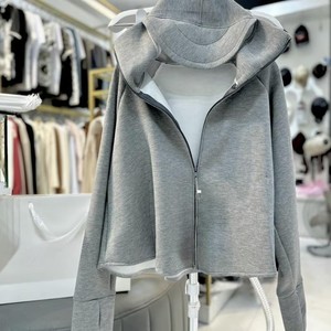 เสื้อแจ็คเก็ตบอมเบอร์กันแดดสำหรับผู้หญิง ป้องกันรังสียูวี UPF 50+ ดีไซน์ใหม่ ผ้าบาง นุ่ม ระบายอากาศได้ดี แห้งเร็ว ปักลายสวยงาม - Product Image 4