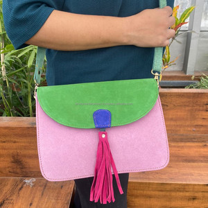Vente chaude sac à bandoulière en cuir suédé coloré fabriqué à la main pour les sacs à main à pampilles en cuir recyclé durable pour femmes - Product Image 2