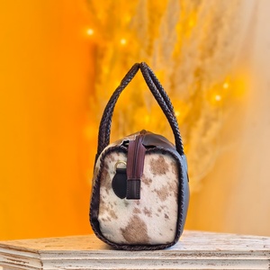 Sac de voyage en cuir véritable 100% avec imprimé animalier en fourrure naturelle, sac de week-end et de nuit en cuir de vachette marron et blanc, sac Speedy - Product Image 5