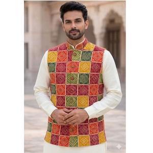 Ensemble Kurta Pajama pour homme, qualité export, élégant, avec broderies, pour festivals, mariages et tenues décontractées, disponible à la vente. - Product Image 1