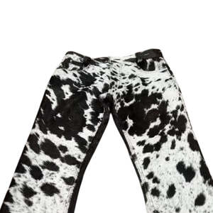 Pantalones de Cuero Vacuno para Hombre, de Alta Calidad, Estilo Urbano, con Botones y Detalles de Piel de Vaca - Product Image 6