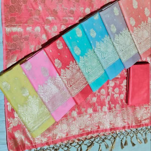 Traje de Seda Pura Banarasi de 3 Piezas - Product Image 1