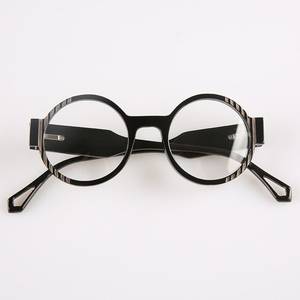 Gafas ecológicas de cuerno de búfalo, gafas ópticas hechas a mano, elegantes y duraderas para profesionales de Tradebyd - Product Image 1