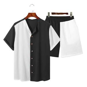 Ensembles personnalisés pour hommes Streetwear boutonné à manches courtes avec logo personnalisé et design costumes pour hommes décontractés - Product Image 1