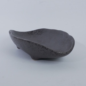 Assiette de service ovale en céramique ondulée personnalisée, design Japandi, passe au lave-vaisselle et au micro-ondes, faite à la main, sans BPA, durable, non toxique - Product Image 5