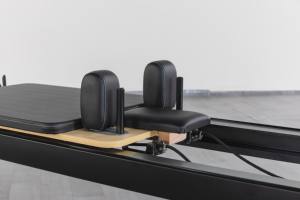 Reformador fino negro de aluminio resistente profesional multifunción para estudio de Pilates comercial al por mayor - Product Image 4