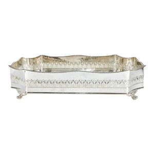 Elegante Bandeja de Servicio de Metal Pulido con Bordes Perforados y Patas de Garra para Uso Residencial - Product Image 4