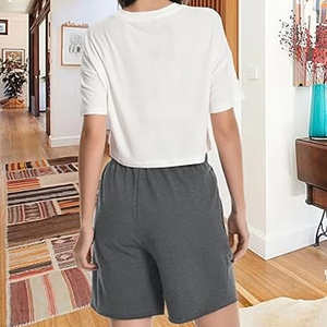 Shorts pour femmes sur mesure, style streetwear, délavés et usés, rétro, effet délavé à l'acide, en molleton - Product Image 5