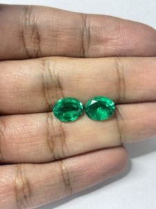 พลอยมรกตสีเขียวทรงรีเจียระไนแบบหลวม ราคาถูก สำหรับทำเครื่องประดับ ได้รับการรับรองจาก IGI - Product Image 2