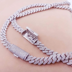 Collar de Cadena Cubana Personalizado con Diamantes de Imitación, Suministro Directo de Fábrica, para Estilo Urbano y de Rapero, Disponible para la Venta - Product Image 4