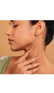 Anillo Solitario Exclusivo para Mujer, Modelo Astra Marquise, Oro Puro de 18k, Diamante CVD de 0.21ct, Claridad D VVS, Certificado IGI, Venta al Por Mayor - Product Image 3