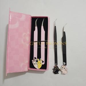 Pinzas para Extensión de Pestañas con Punta Dentada de Acero Inoxidable y Llaveros Personalizados con Recorte de Corazón - Herramienta de Belleza con Recubrimiento en Polvo Rosa/Negro - Product Image 4
