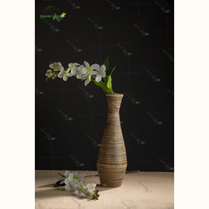 Jarrón de bambú ecológico y minimalista para una vida natural Celebra con nuestro diseño sostenible - Product Image 1