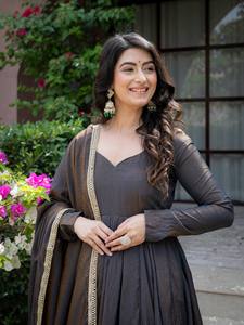 Women's Black Embroidered <b>Lehenga</b> Set With <b>White</b> Floral Border Traditional Indian Pakistani Wedding Wear Floor-Length Loose Fit - Product Image 5