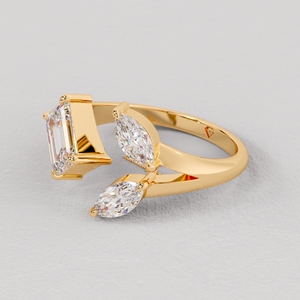 Anillo de compromiso Toi Et Moi con diamante cultivado en laboratorio de corte esmeralda, chapado en oro rosa de 14K, anillo nupcial abierto minimalista. - Product Image 4