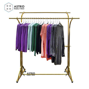 2 couchesLes pantalons dorés conviennent aux vêtements Présentoir à vêtements avec rail à roue mobile - Product Image 1