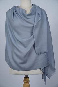 Estola de Lana Fina de Cachemira Étnica para Mujer VIC, 70x200 cm, Modelo VIC-CMS-PLHD008, Transpirable, para Uso Diario en Exteriores, Hecho en India - Product Image 2