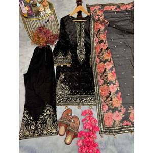 Ensemble de vêtements de soirée pour femmes de créateur avec haut en velours, pantalon palazzo et magnifique dupatta - Product Image 2