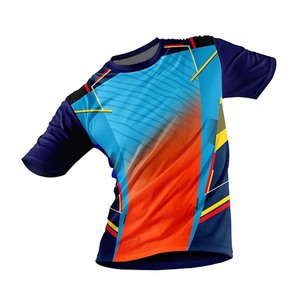 เสื้อกีฬาผู้ชาย โพลีเอสเตอร์ แขนครึ่งตัว คอกลม พิมพ์ลายดิจิตอลแบบซับลิเมชั่นทั่วตัว - Product Image 4