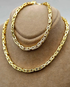 Collar Clásico de Cadena Figaro Chapado en Oro de 14K, Joyería Unisex para Uso Diario - Product Image 4