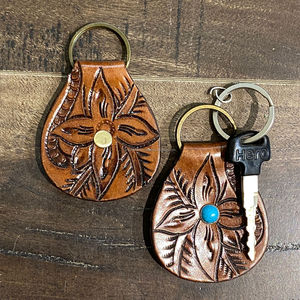 Llaveros de cuero tallados a mano, llaveros de cuero con forma exótica bonita, accesorios de cuero, llaveros bonitos para unisex - Product Image 6